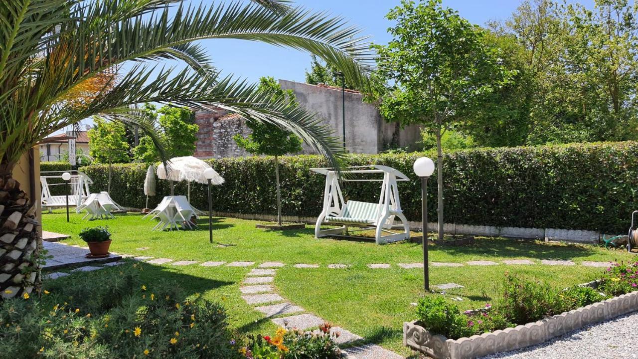 Bed&Breakfast Villa Lorena Forte dei Marmi Ngoại thất bức ảnh